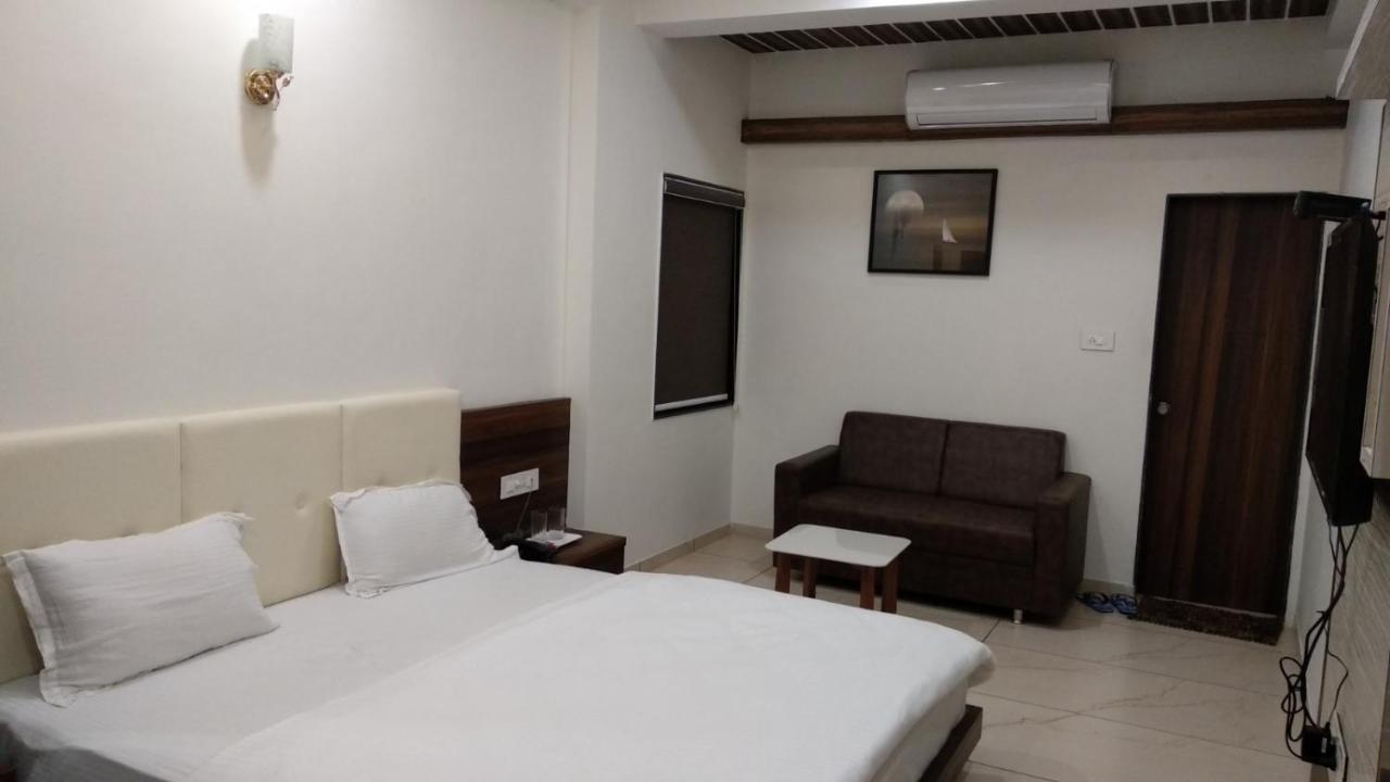 Hotel The Grand Shiva Gondal Exterior photo