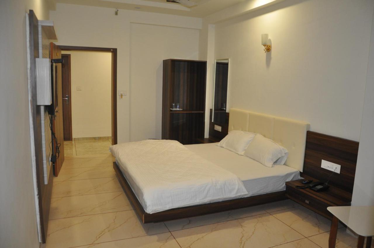 Hotel The Grand Shiva Gondal Exterior photo
